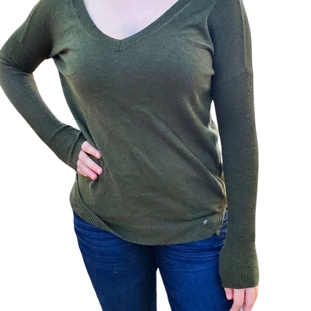 American Eagle Outfitters Olive Green V-Neck Knit Sweater XS Drop Shoulder